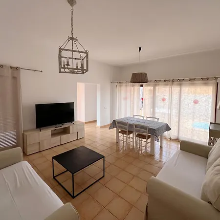 بيت للعطل Anahi Homes Corralejo -villa Dracaena 4 *