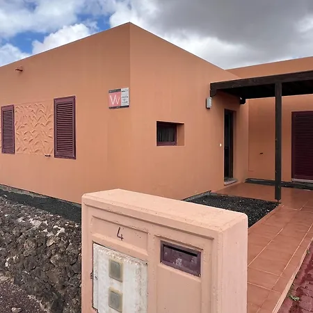 Anahi Homes Corralejo -villa Dracaena 4 بيت للعطل